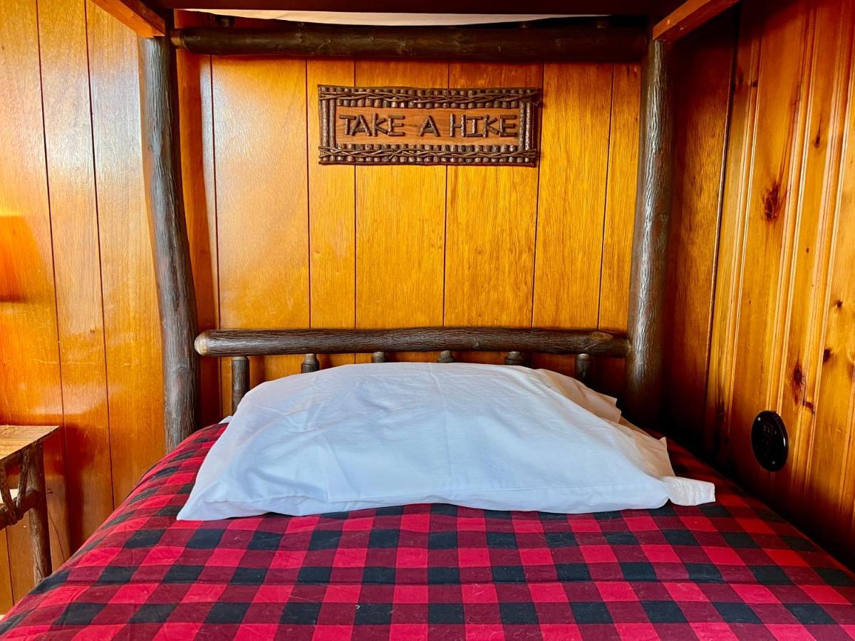 Adirondack Lake Cabins Hotel Indian Lake Exterior photo